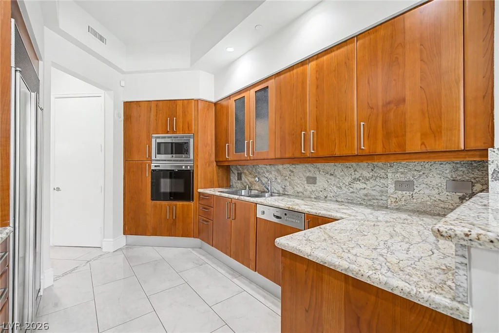 2877 Paradise, Las Vegas, NV 89109