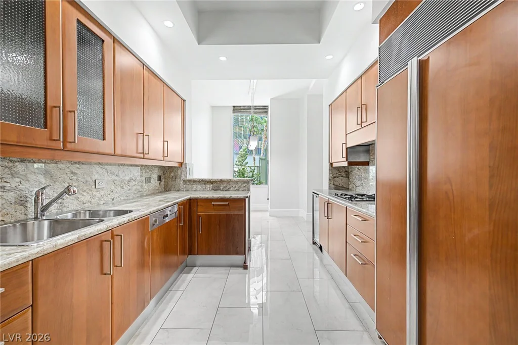 2877 Paradise, Las Vegas, NV 89109