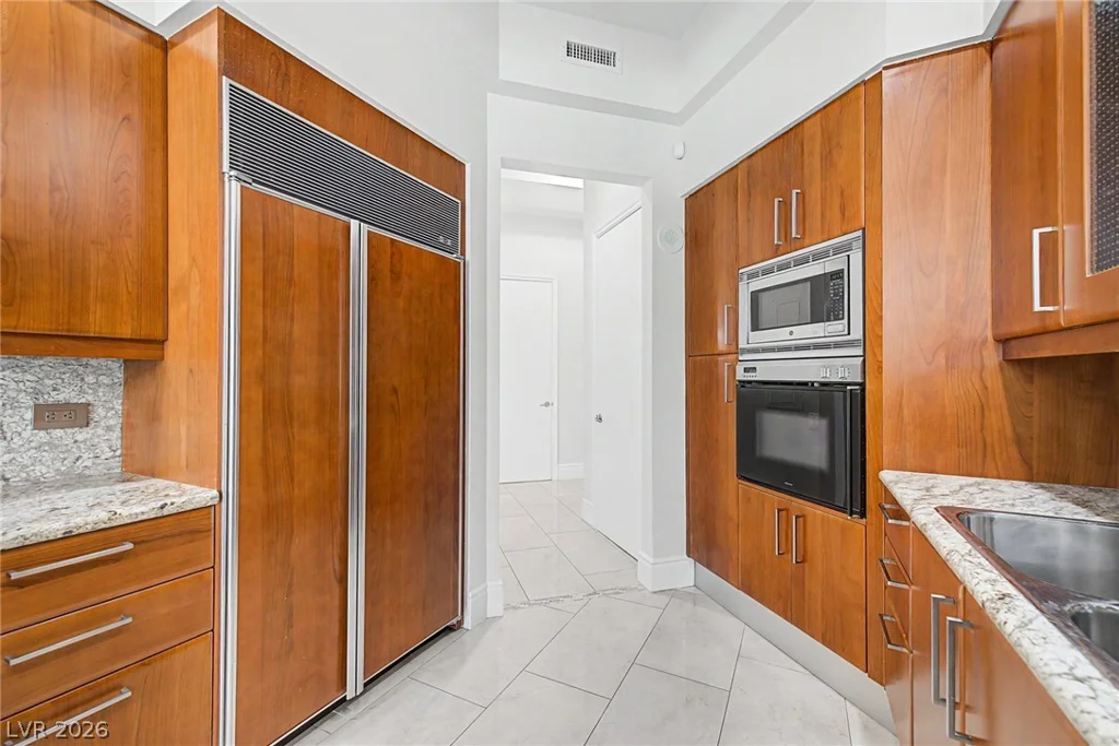 2877 Paradise, Las Vegas, NV 89109