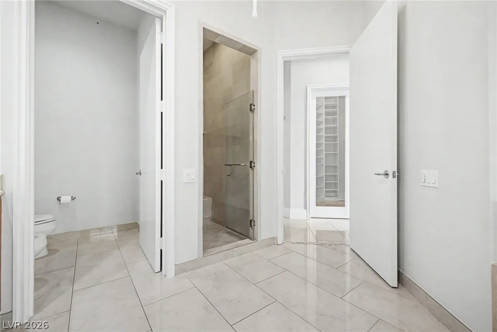 2877 Paradise, Las Vegas, NV 89109