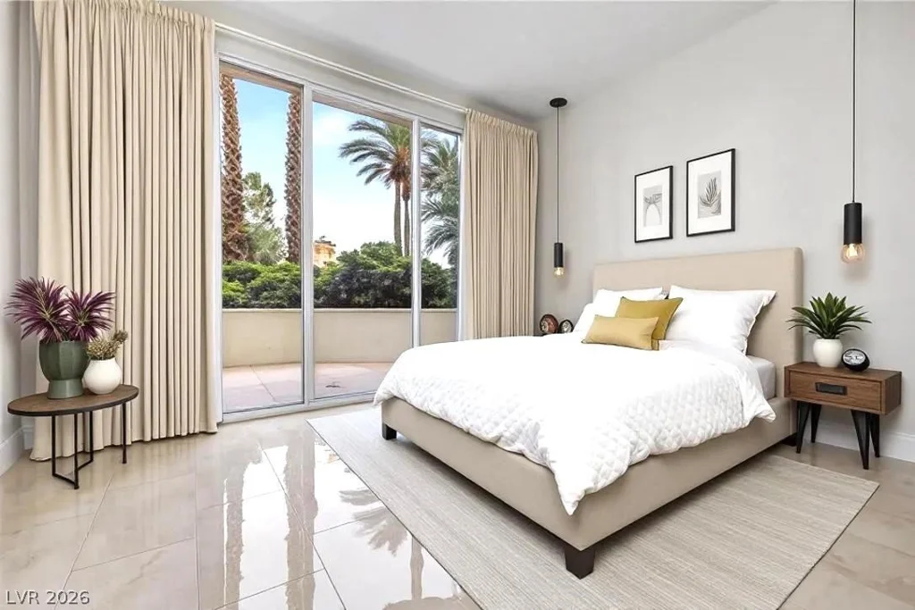 2877 Paradise, Las Vegas, NV 89109