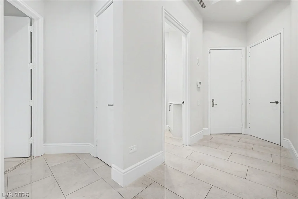 2877 Paradise, Las Vegas, NV 89109