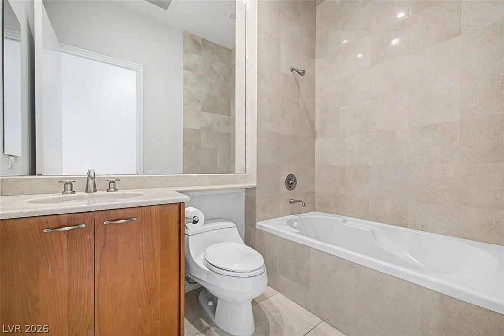 2877 Paradise, Las Vegas, NV 89109