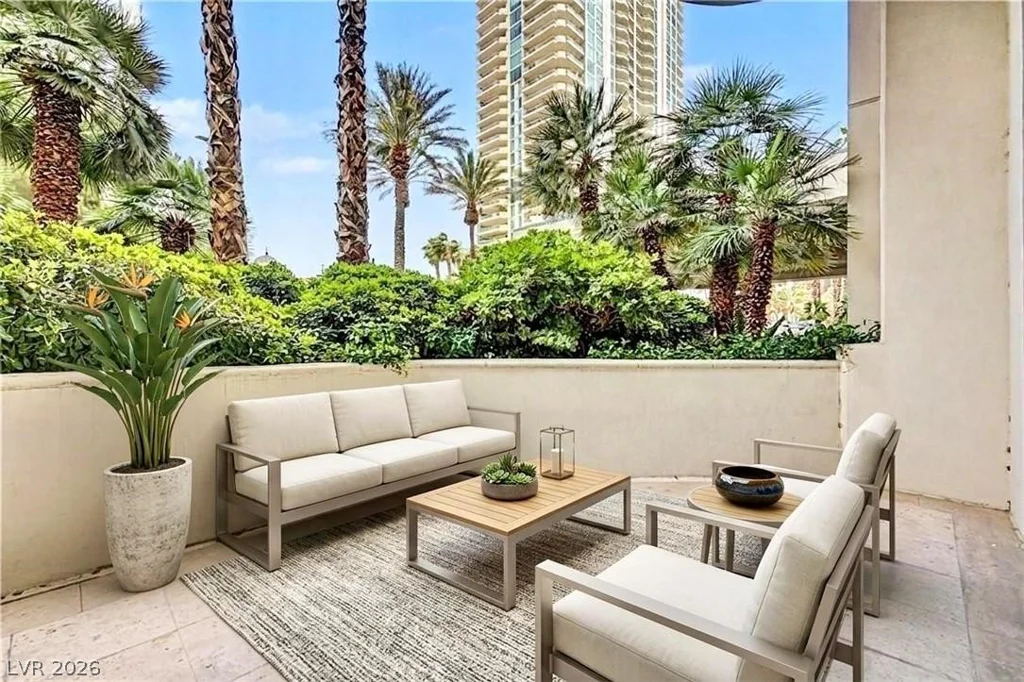 2877 Paradise, Las Vegas, NV 89109