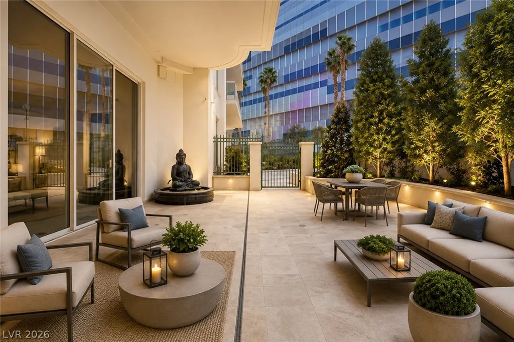 2877 Paradise, Las Vegas, NV 89109