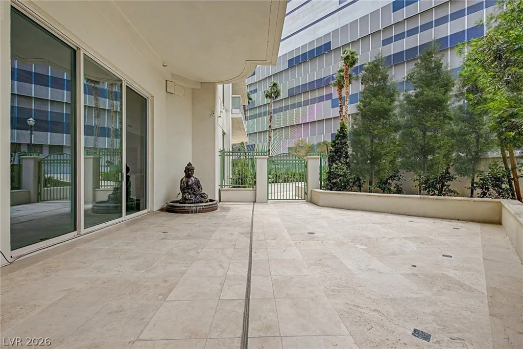 2877 Paradise, Las Vegas, NV 89109