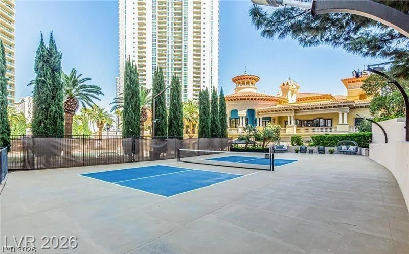 2877 Paradise, Las Vegas, NV 89109
