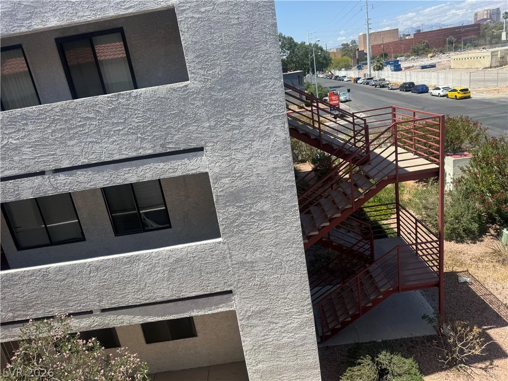 1381 University, Las Vegas, NV 89119