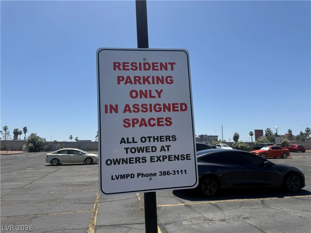 1381 University, Las Vegas, NV 89119