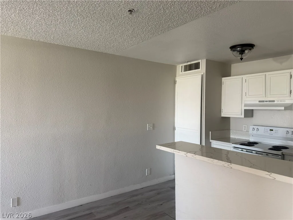 1381 University, Las Vegas, NV 89119