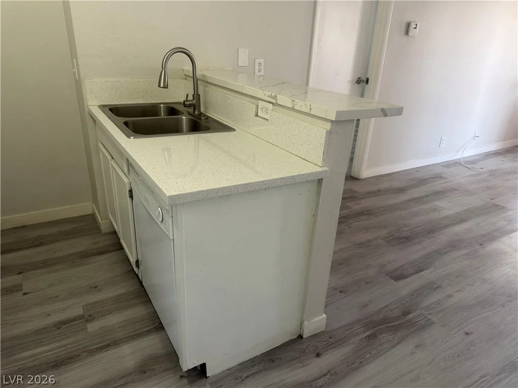 1381 University, Las Vegas, NV 89119