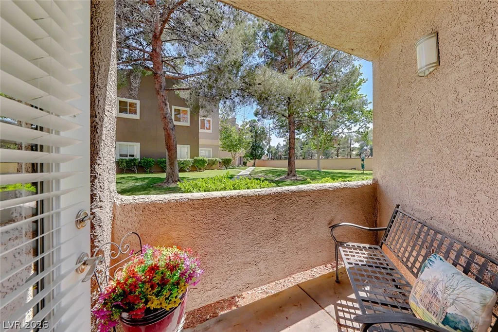 5250 Rainbow, Las Vegas, NV 89118