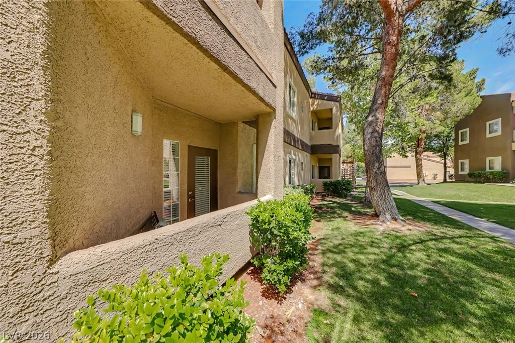 5250 Rainbow, Las Vegas, NV 89118