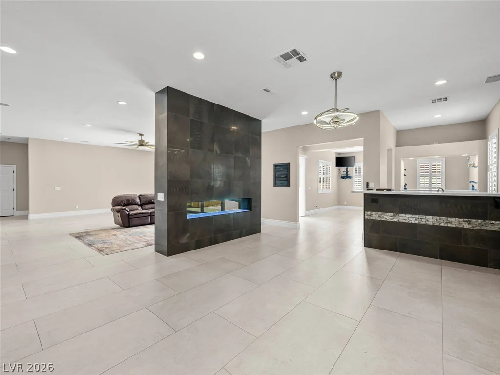 2404 Quartz Peak, Las Vegas, NV 89134