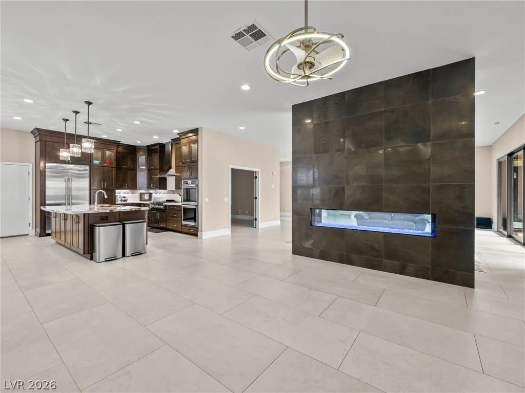 2404 Quartz Peak, Las Vegas, NV 89134