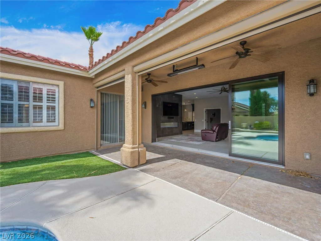 2404 Quartz Peak, Las Vegas, NV 89134