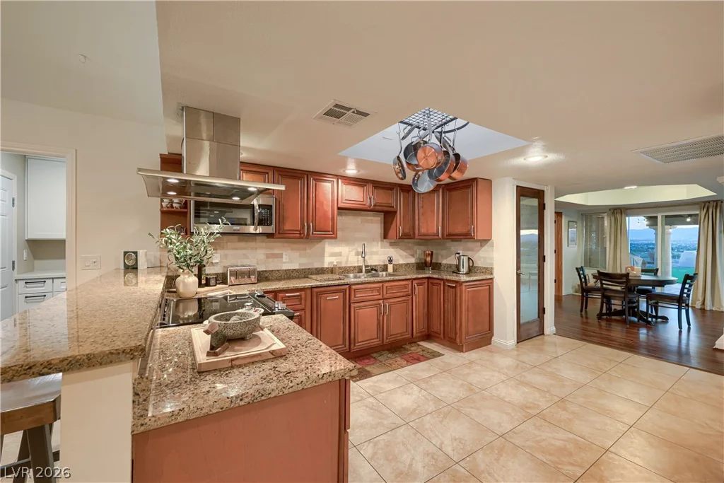 1027 Sidehill, Las Vegas, NV 89110