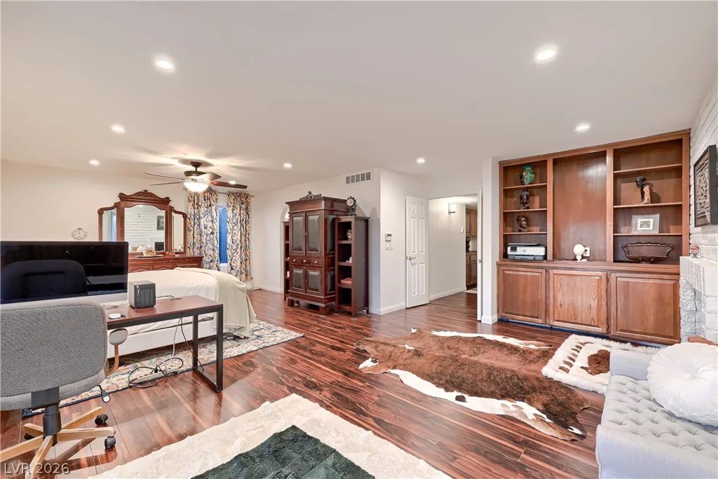 1027 Sidehill, Las Vegas, NV 89110