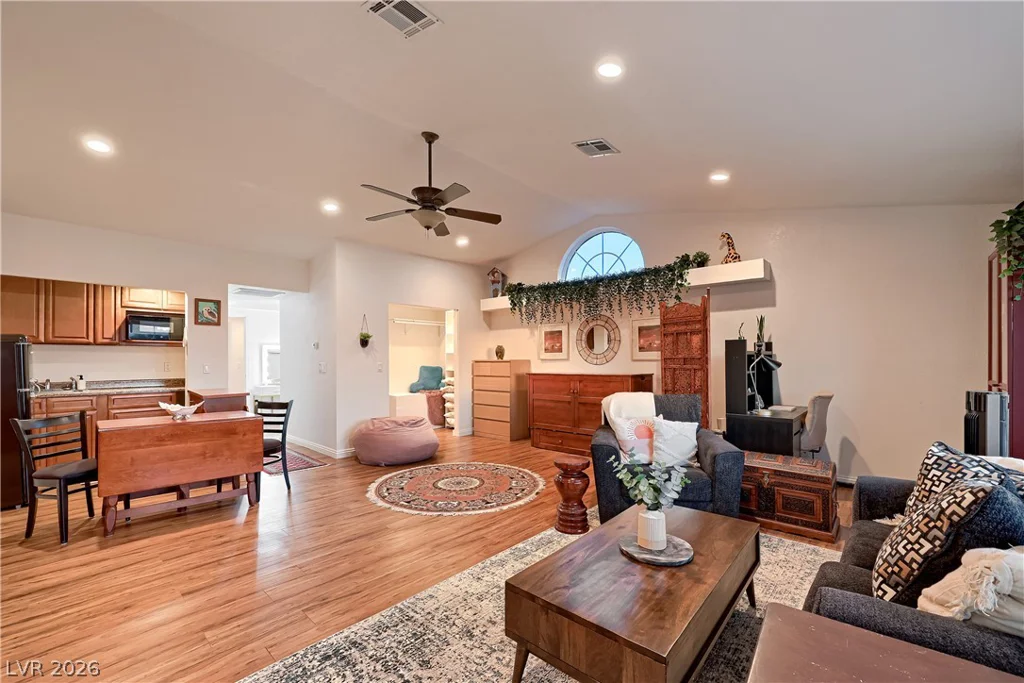 1027 Sidehill, Las Vegas, NV 89110