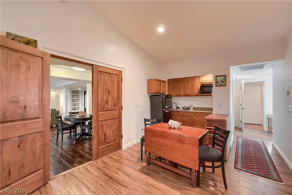 1027 Sidehill, Las Vegas, NV 89110