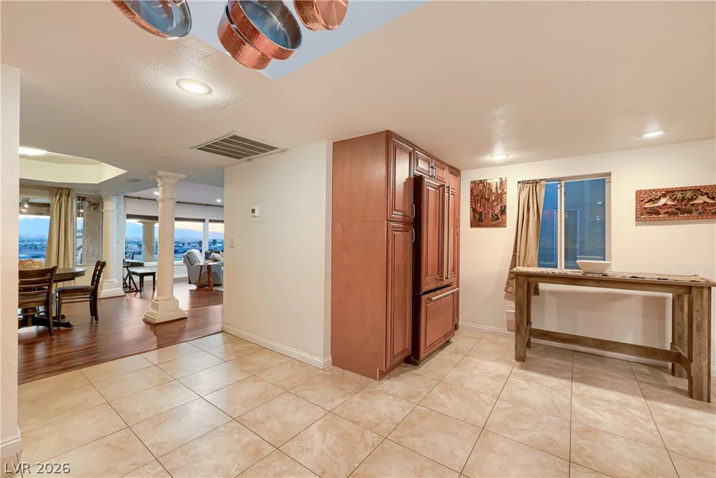 1027 Sidehill, Las Vegas, NV 89110