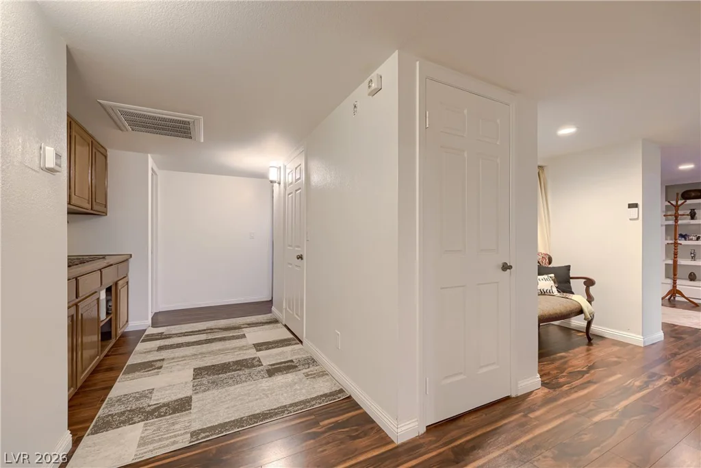 1027 Sidehill, Las Vegas, NV 89110