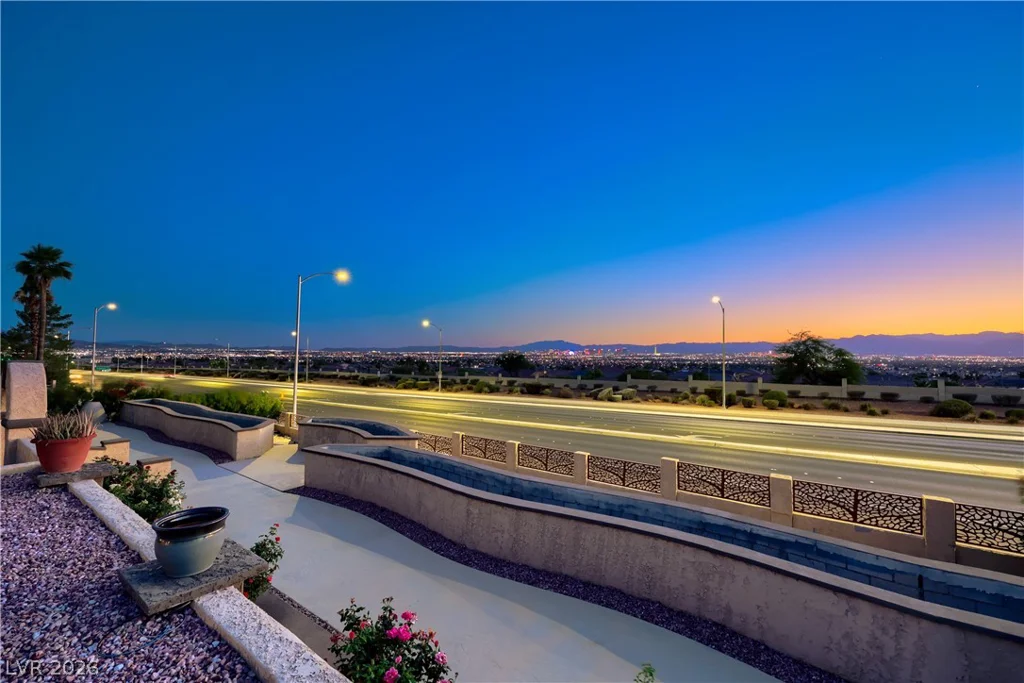 1027 Sidehill, Las Vegas, NV 89110