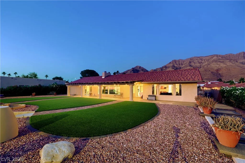 1027 Sidehill, Las Vegas, NV 89110