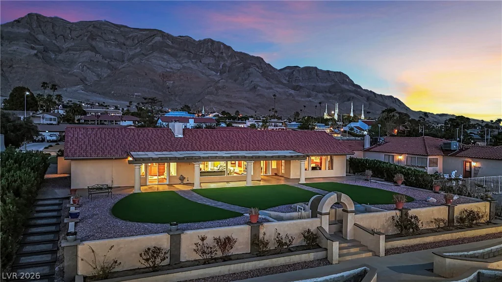 1027 Sidehill, Las Vegas, NV 89110