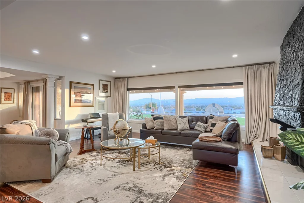 1027 Sidehill, Las Vegas, NV 89110