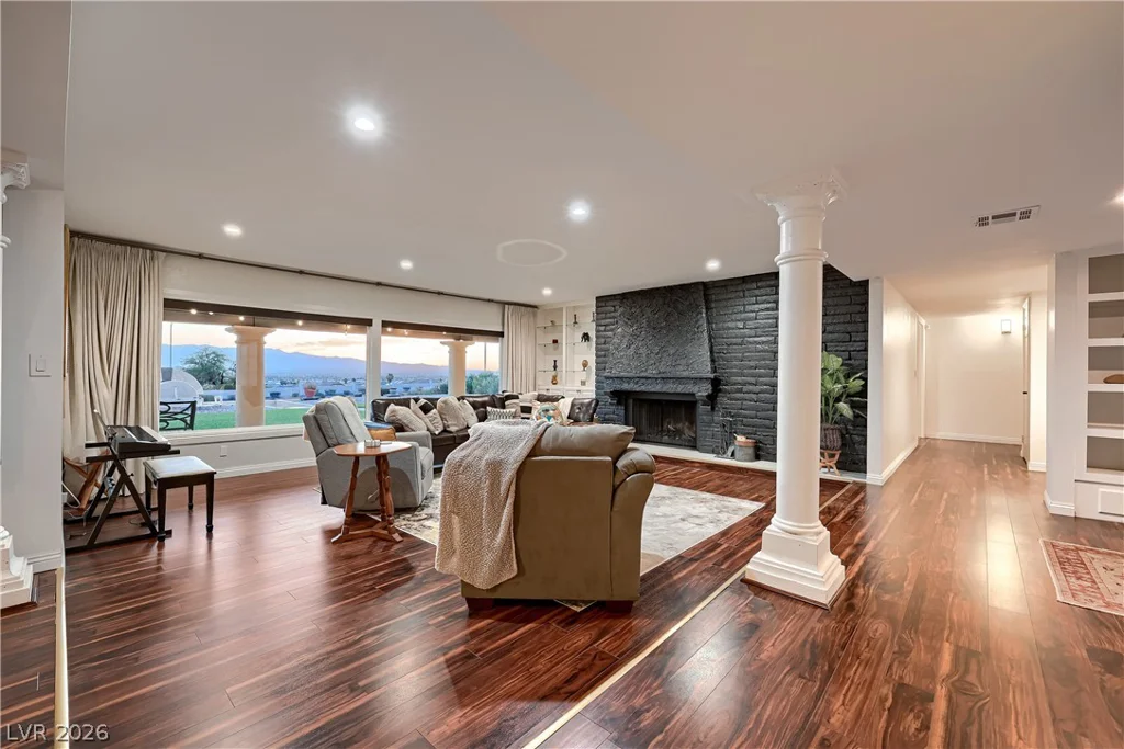 1027 Sidehill, Las Vegas, NV 89110