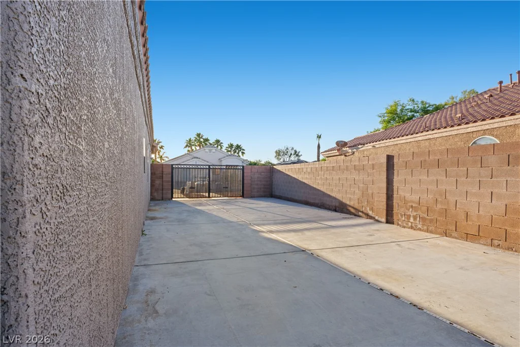 7646 Majestic Springs, Las Vegas, NV 89131