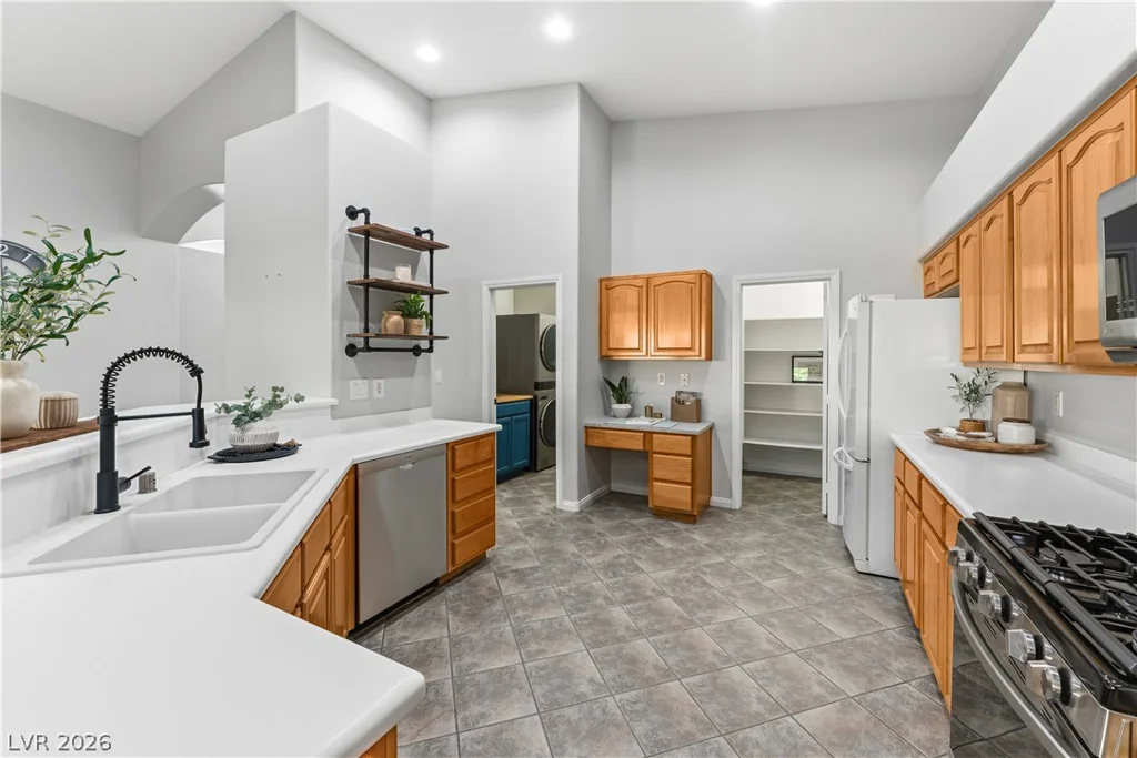 7646 Majestic Springs, Las Vegas, NV 89131