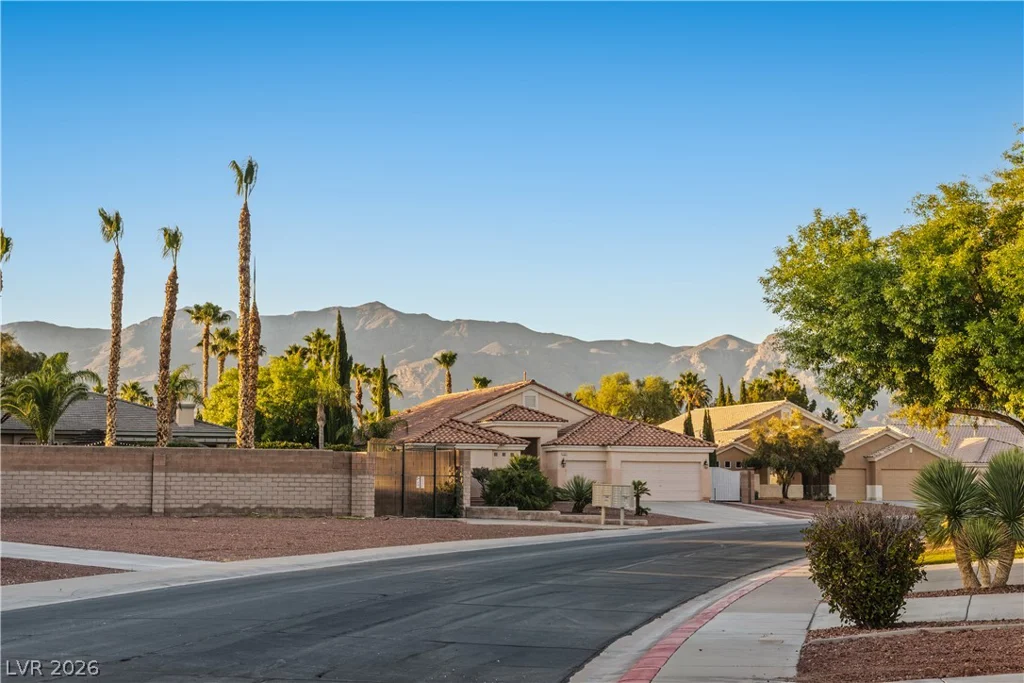 7646 Majestic Springs, Las Vegas, NV 89131