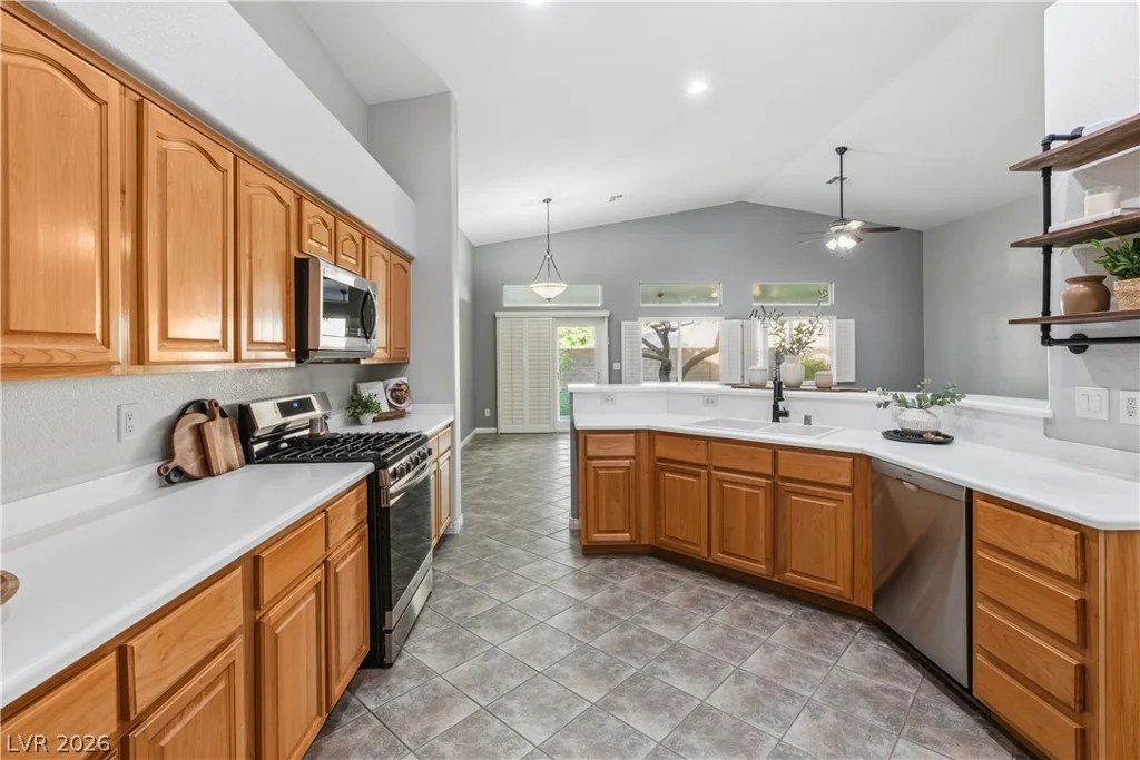 7646 Majestic Springs, Las Vegas, NV 89131