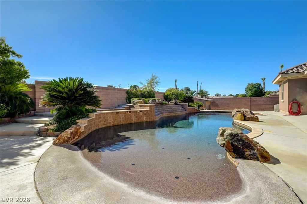 4885 Pioneer, Las Vegas, NV 89149