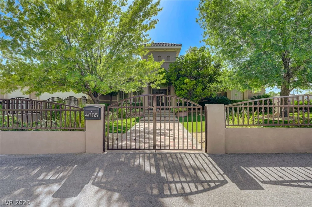 4885 Pioneer, Las Vegas, NV 89149