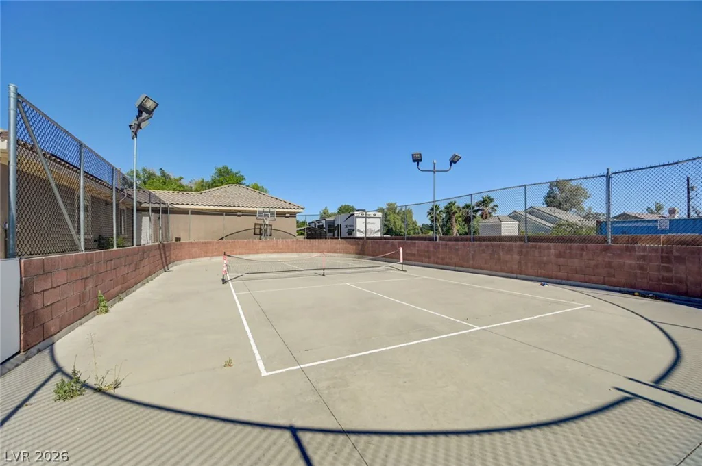 4885 Pioneer, Las Vegas, NV 89149