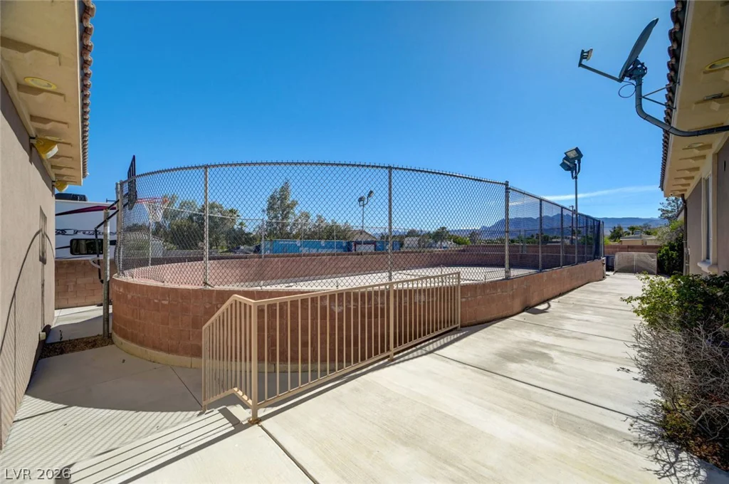 4885 Pioneer, Las Vegas, NV 89149