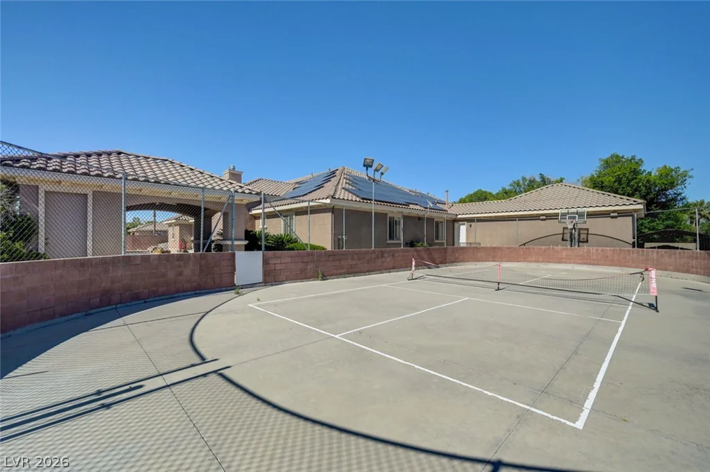 4885 Pioneer, Las Vegas, NV 89149