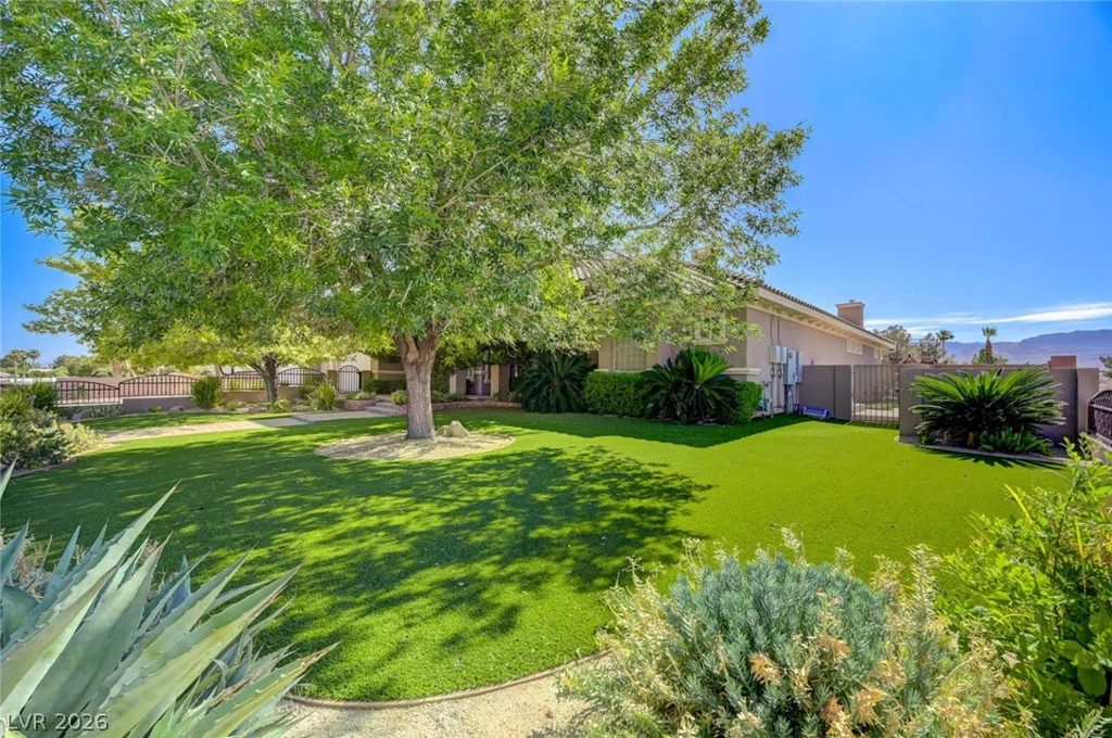 4885 Pioneer, Las Vegas, NV 89149