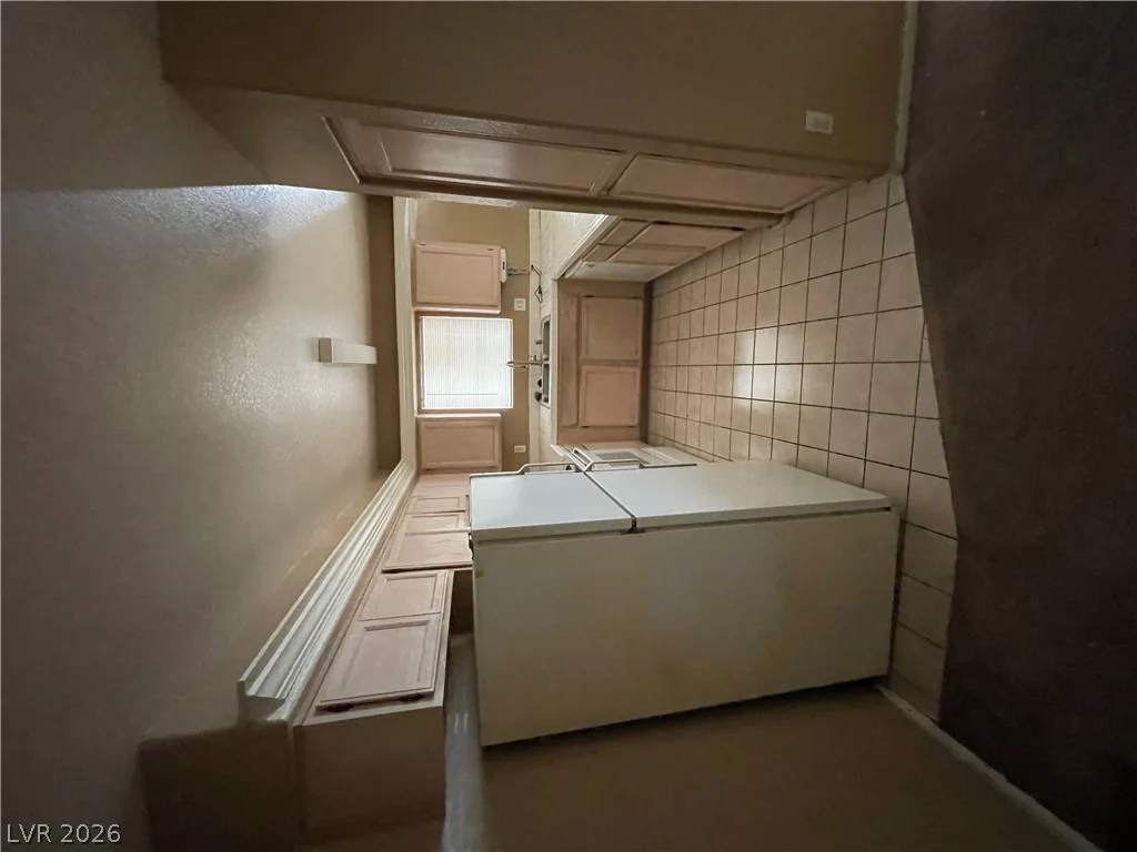 2725 Nellis, Las Vegas, NV 89121