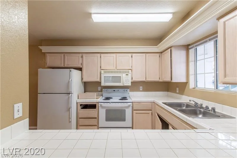 2725 Nellis, Las Vegas, NV 89121