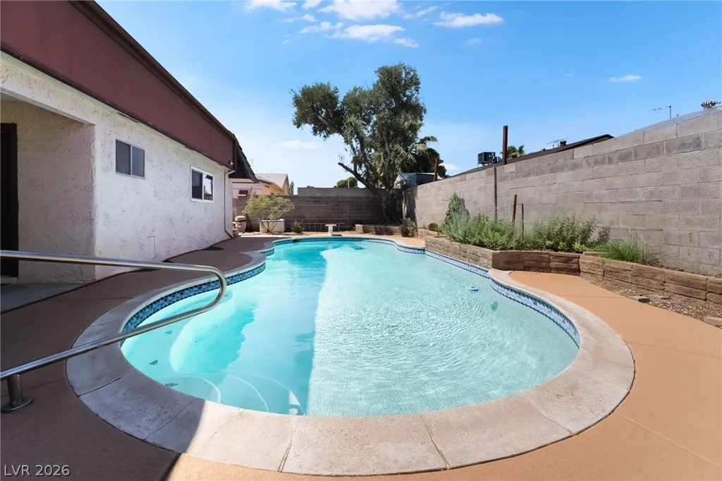 3649 Maria, Las Vegas, NV 89121