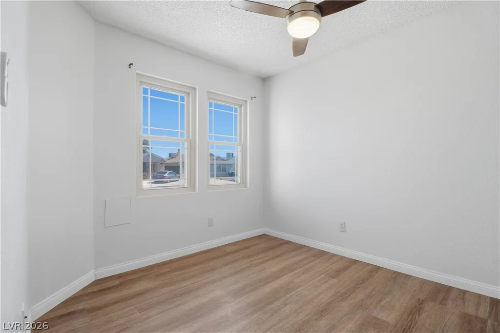 6811 Mangrum, Las Vegas, NV 89103