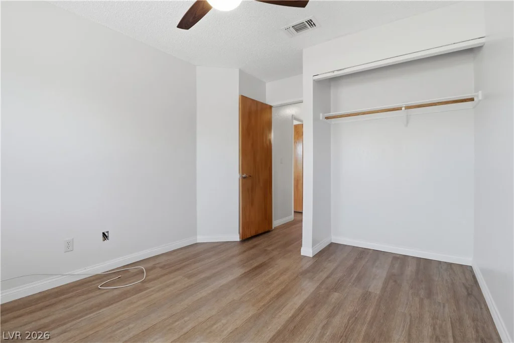 6811 Mangrum, Las Vegas, NV 89103