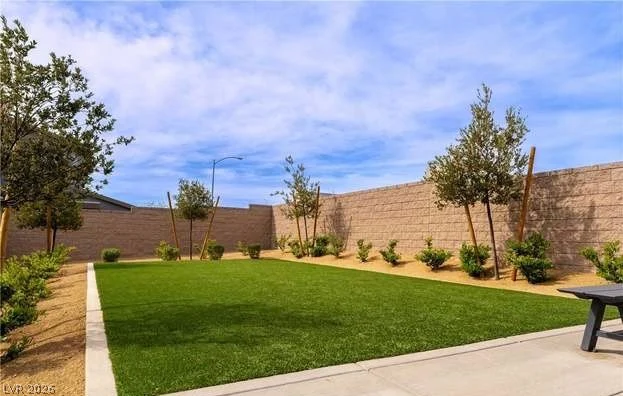 1160 Volcanic Garden, Las Vegas, NV 89183