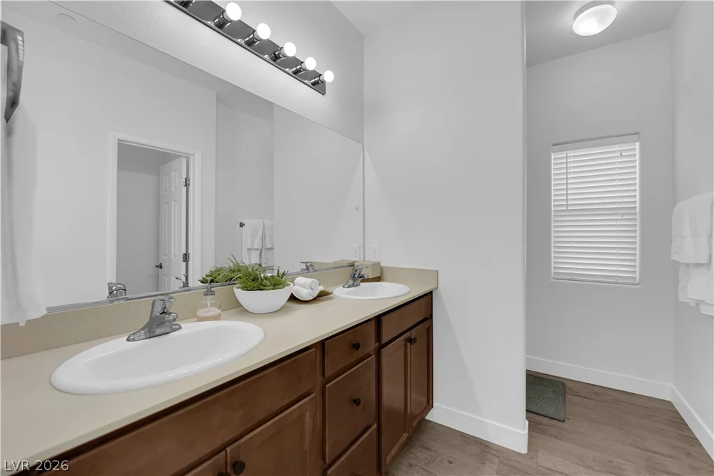 6489 Burns Allen, Las Vegas, NV 89122