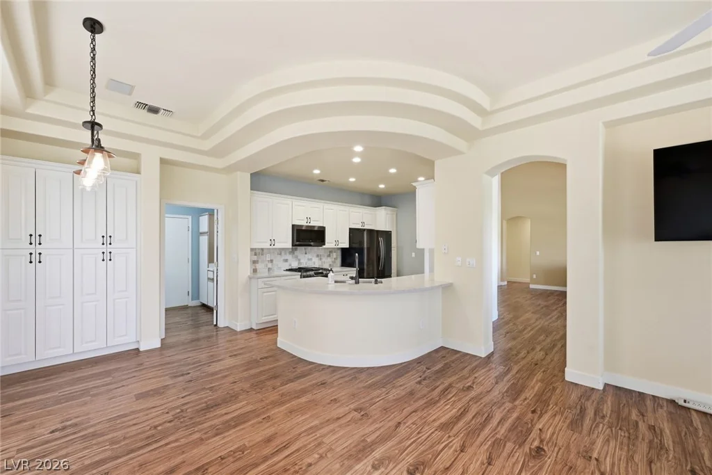 2908 Castle Bar, Las Vegas, NV 89134