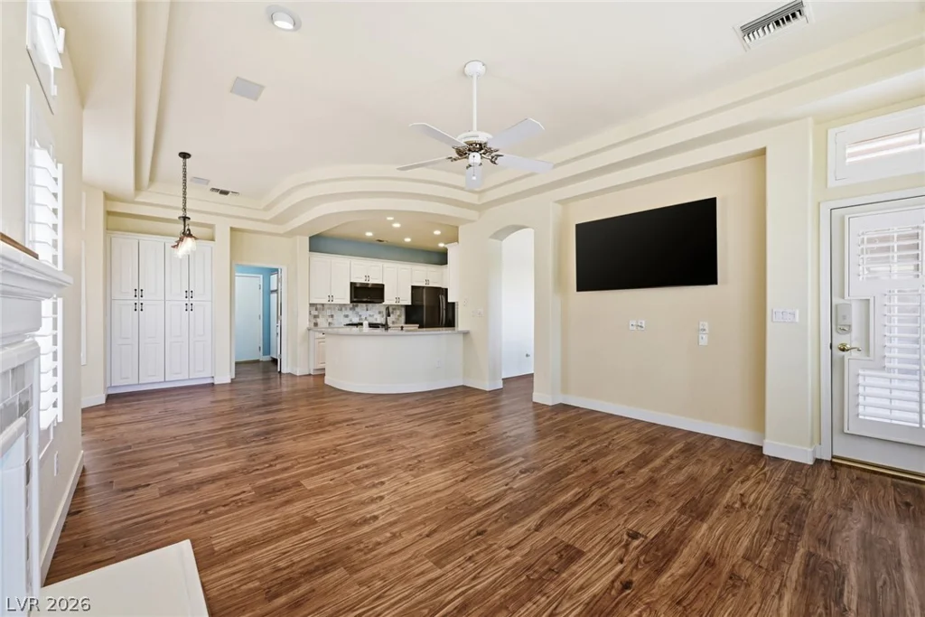 2908 Castle Bar, Las Vegas, NV 89134